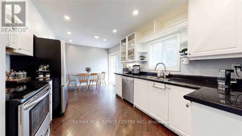 259 Simcoe Road — photo 7 of 36
