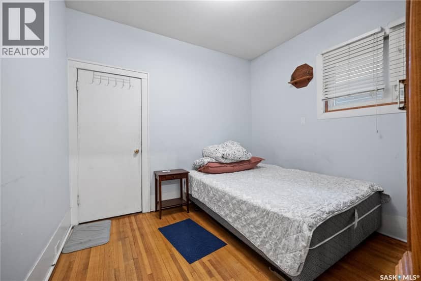 1607 Athol STREET — photo 10 of 20