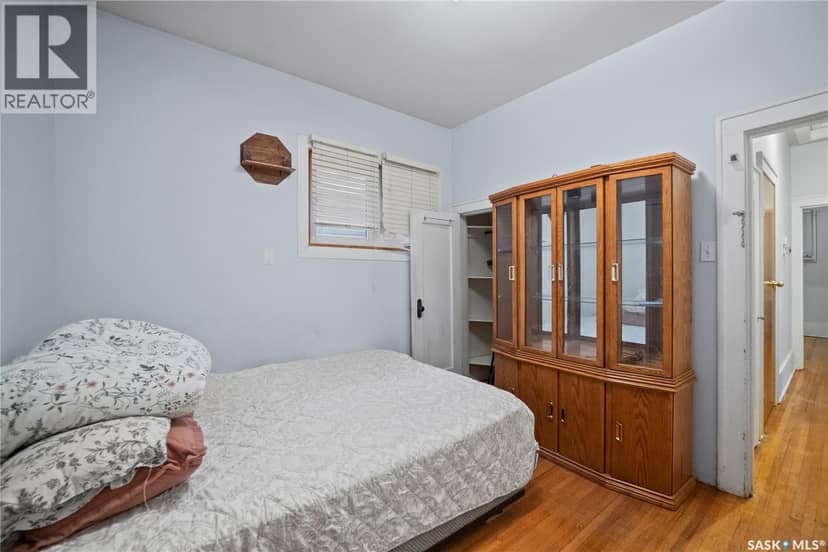 1607 Athol STREET — photo 11 of 20