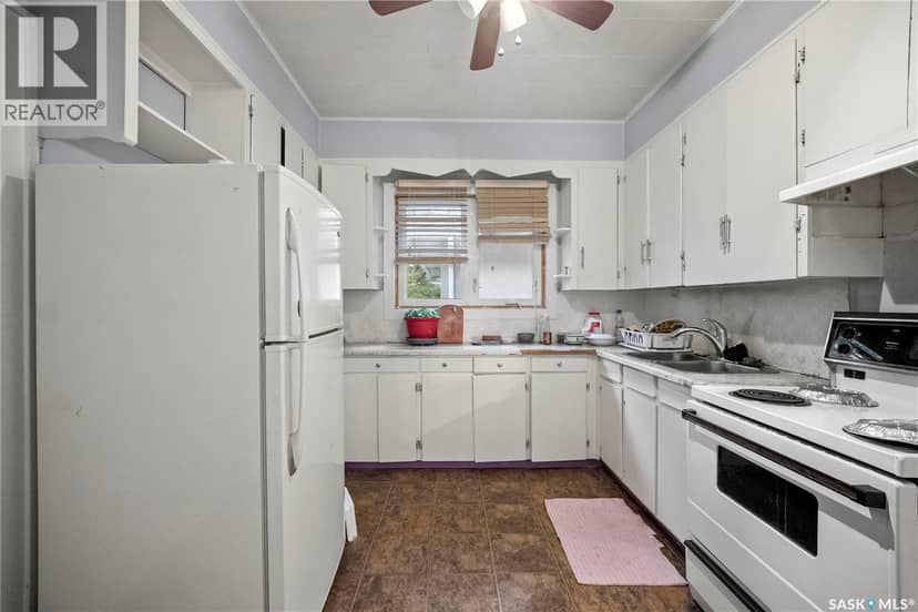 1607 Athol STREET — photo 9 of 20