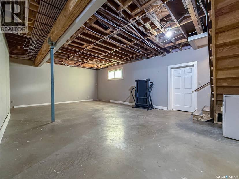 316 Railway AVENUE — photo 19 of 32