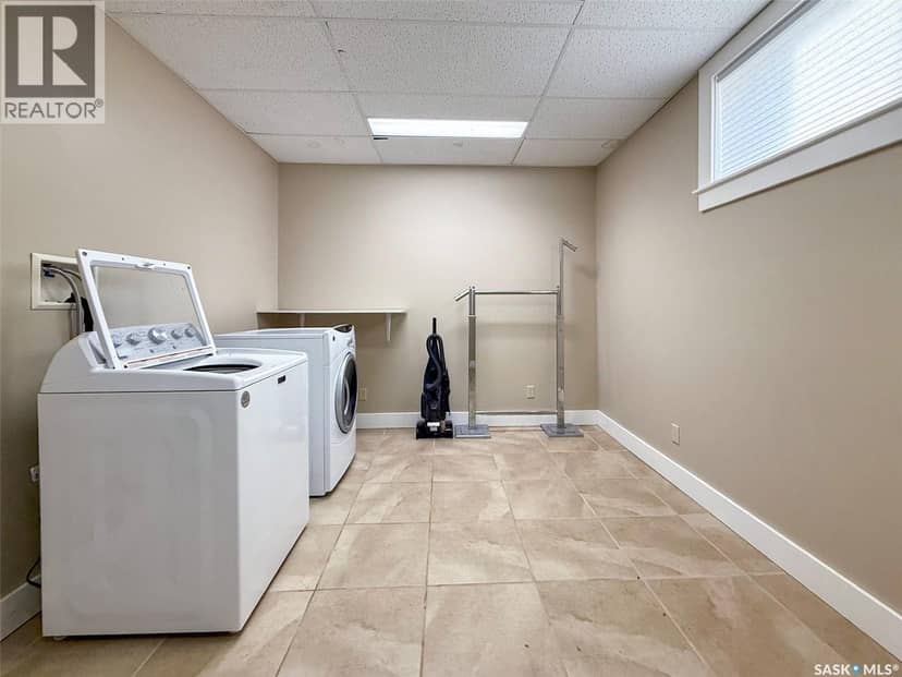 316 Railway AVENUE — photo 22 of 32