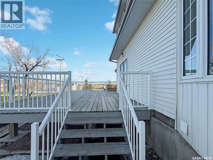 316 Railway AVENUE — photo 26 of 32