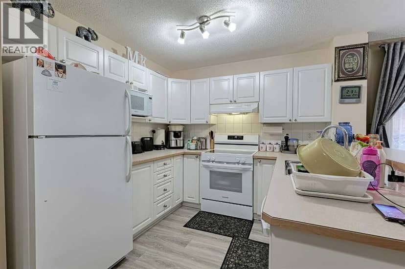 501 Coral Cove NE — photo 10 of 36