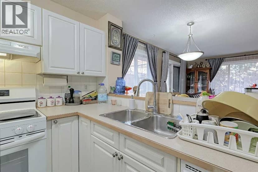 501 Coral Cove NE — photo 15 of 36