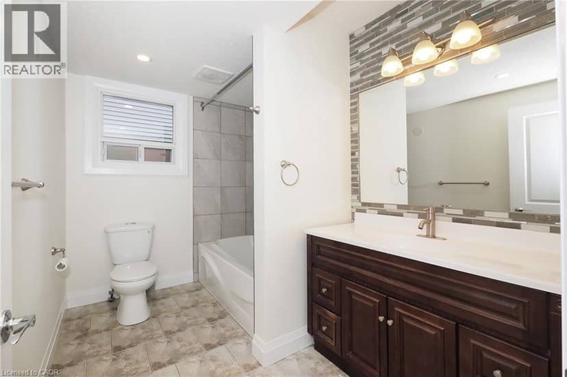 207 SHELDON Avenue N — photo 16 of 40