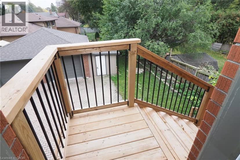 207 SHELDON Avenue N — photo 29 of 40