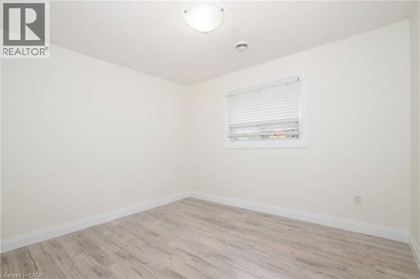 207 SHELDON Avenue N — photo 31 of 40