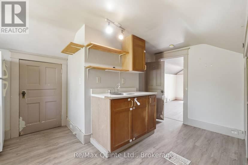 8 Dunbar Street — photo 26 of 37
