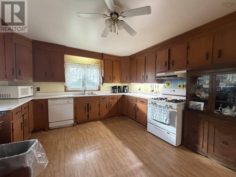 948 Big Baddeck Road — photo 8 of 40