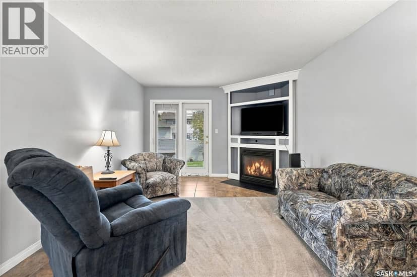 332 Cedar Meadow DRIVE — photo 9 of 22