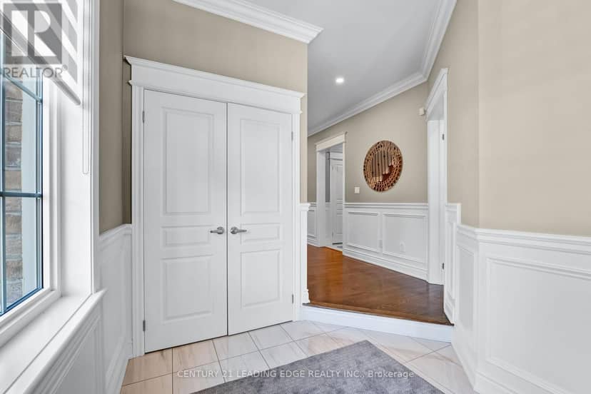 56 Walter Tunny Crescent — photo 3 of 32