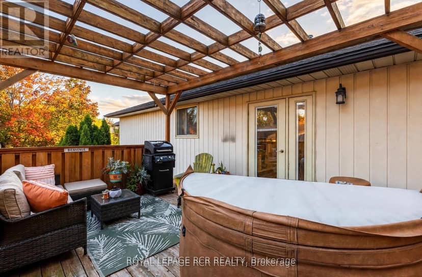 56 Wilson Crescent — photo 33 of 40