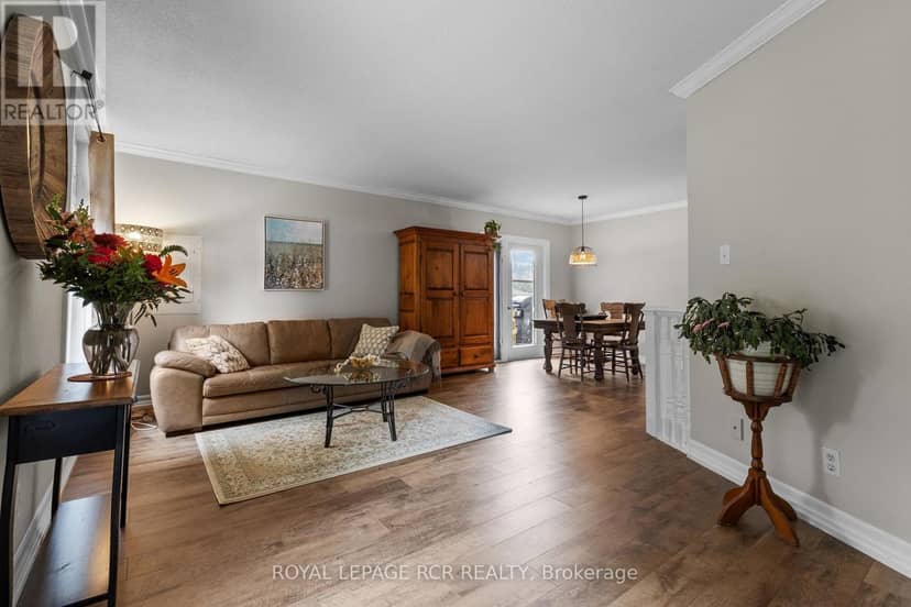 56 Wilson Crescent — photo 9 of 40