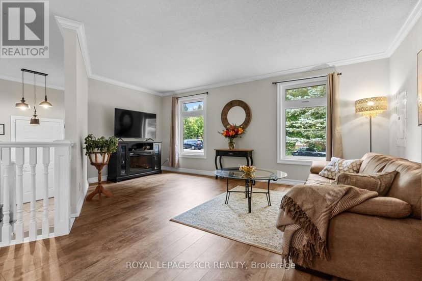 56 Wilson Crescent — photo 8 of 40