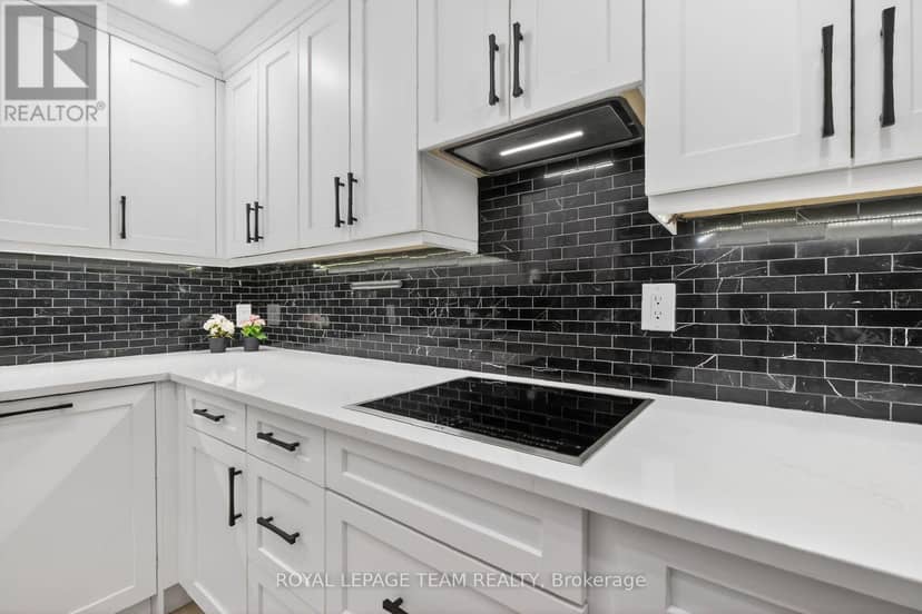 2012 - 515 St Laurent Boulevard — photo 10 of 37