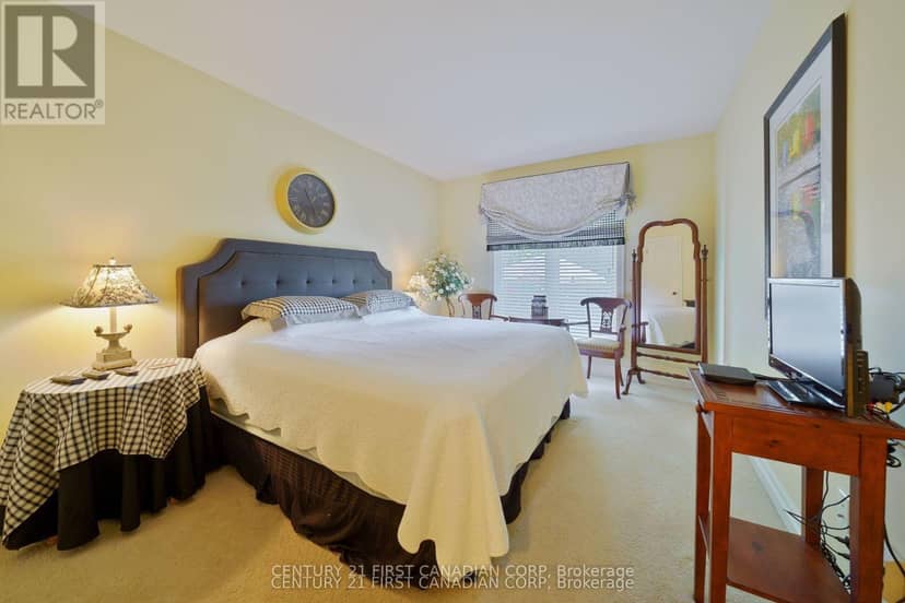 2091 Valleyrun Boulevard — photo 20 of 40