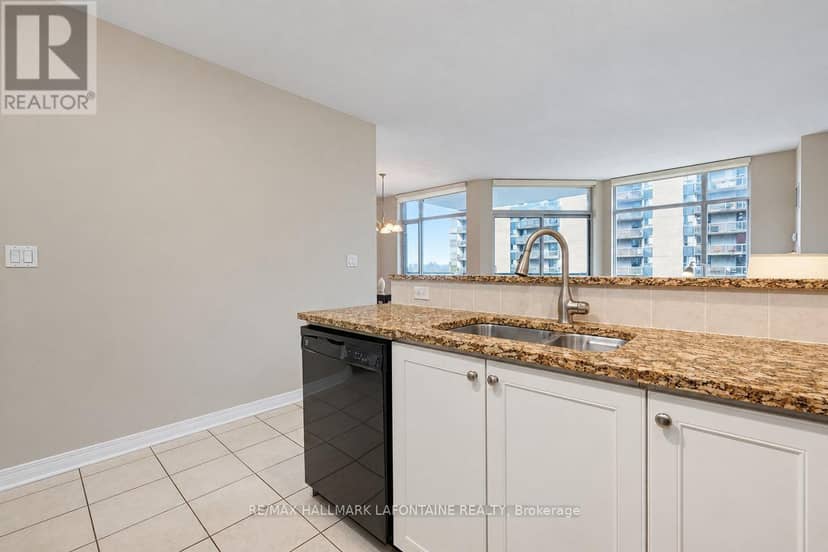 1606 - 570 Laurier Avenue W — photo 19 of 38