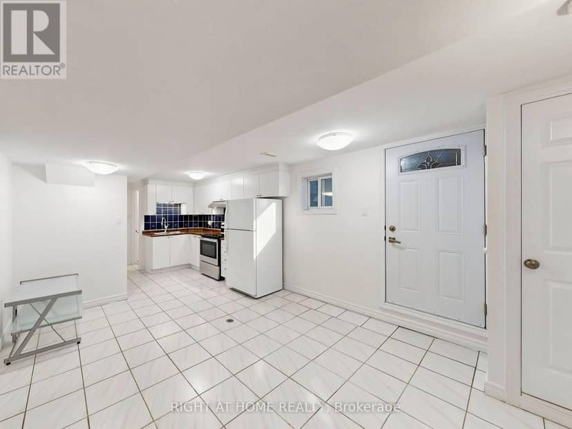 43 Topham Crescent — photo 37 of 40