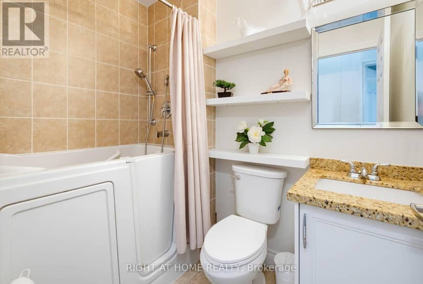 960 Bloor Street — photo 20 of 30