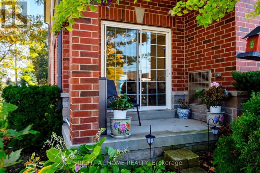 960 Bloor Street — photo 23 of 30