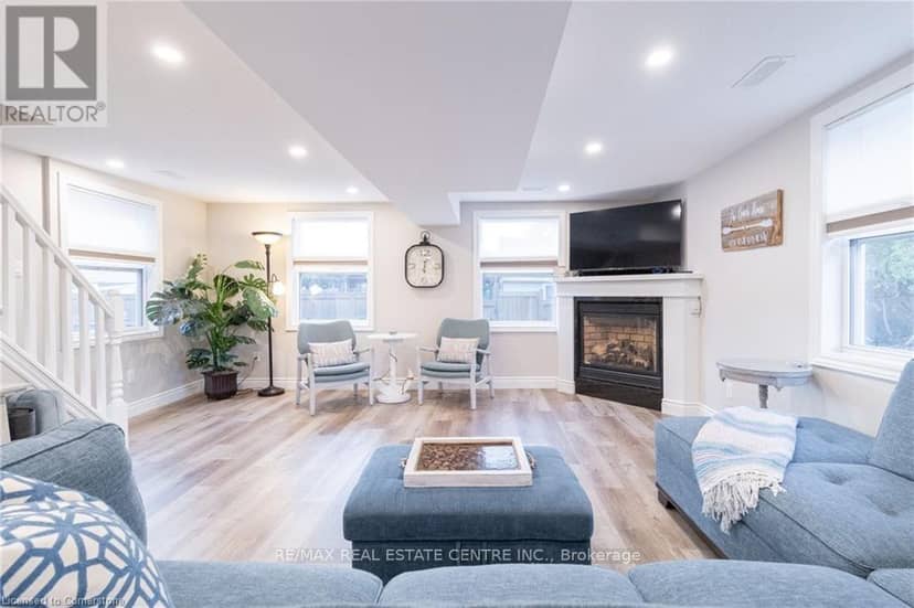 11 Dietrich Crescent — photo 11 of 23