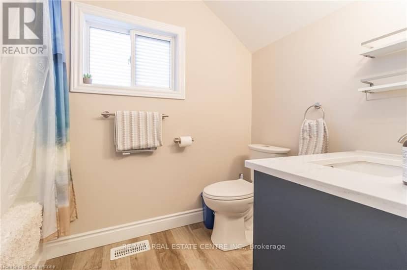 11 Dietrich Crescent — photo 15 of 23