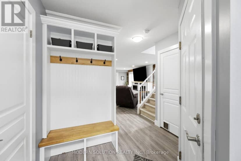 897 Bradshaw Crescent, London North, photo 5