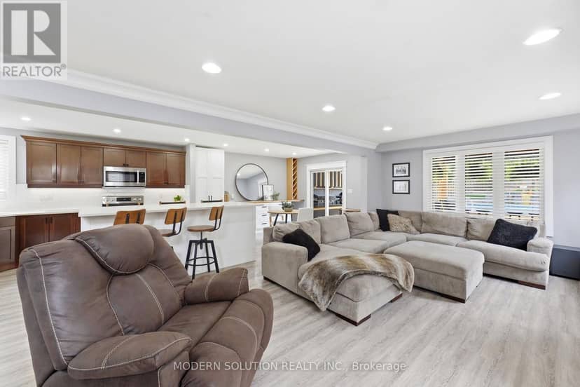 897 Bradshaw Crescent, London North, photo 8