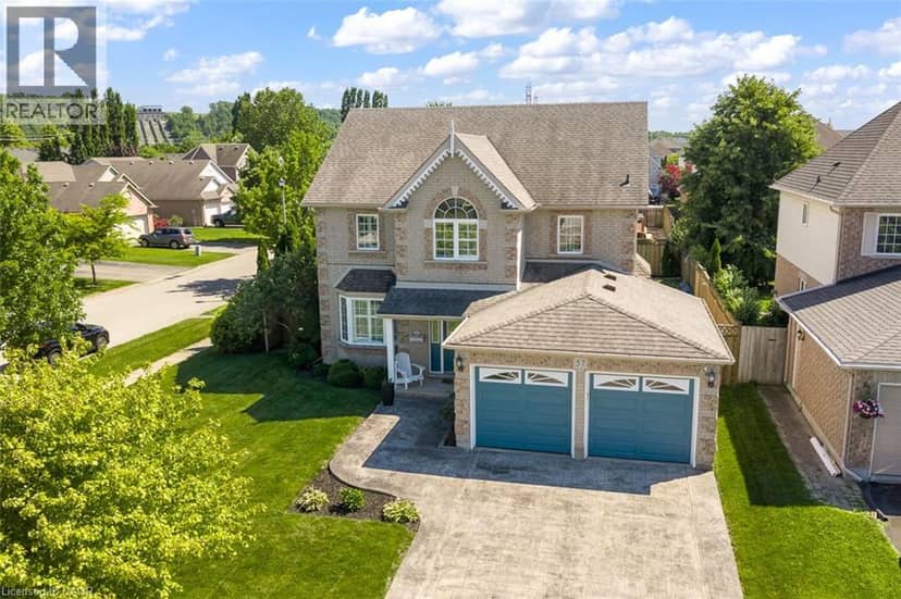 57 GOODMAN Crescent — photo 1 of 40