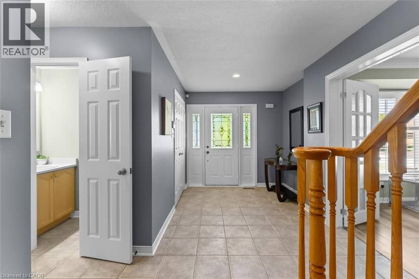 57 GOODMAN Crescent — photo 15 of 40