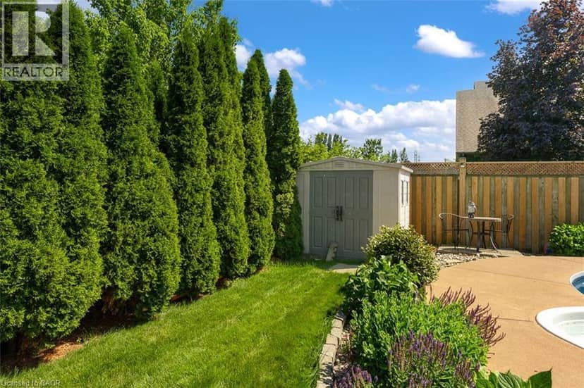 57 GOODMAN Crescent — photo 10 of 40
