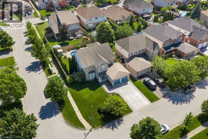 57 GOODMAN Crescent — photo 4 of 40