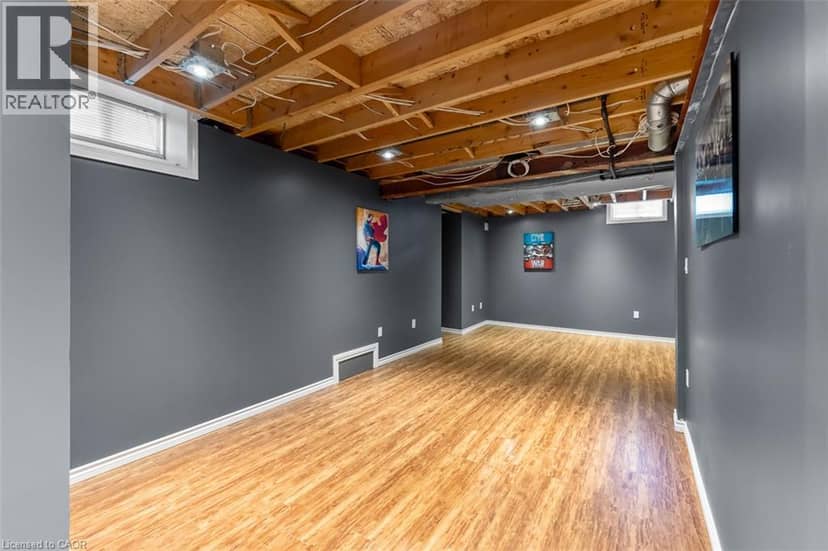 57 GOODMAN Crescent — photo 38 of 40