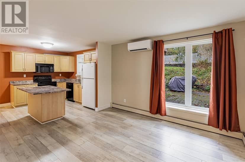 63 Reid Street — photo 17 of 34