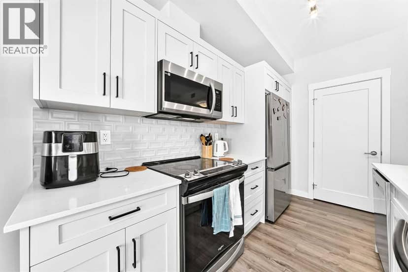 110, 25 Walgrove Walk SE — photo 9 of 40