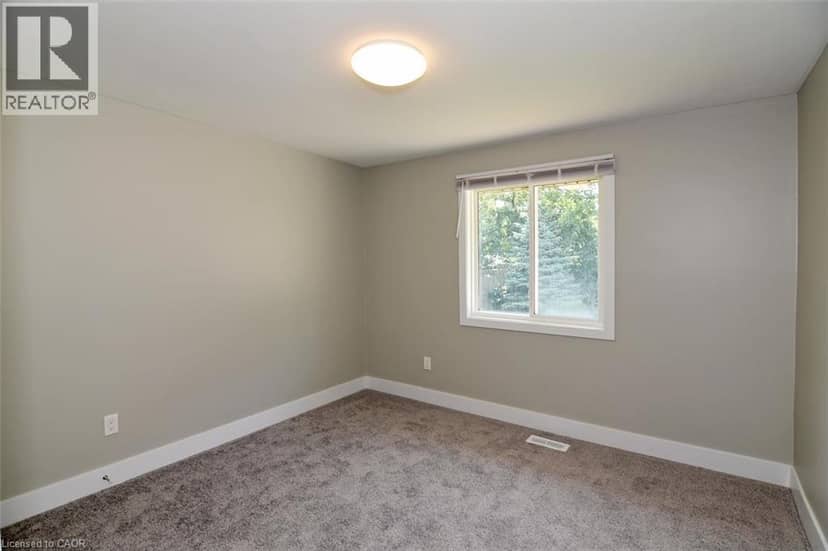 1 SOUTHWOOD Crescent — photo 7 of 30