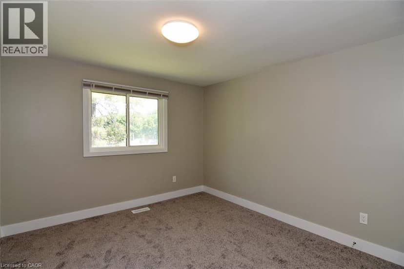 1 SOUTHWOOD Crescent — photo 8 of 30