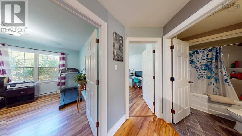 185 Thomas Street — photo 23 of 40
