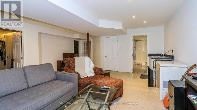 142 Raymond Crescent — photo 15 of 24