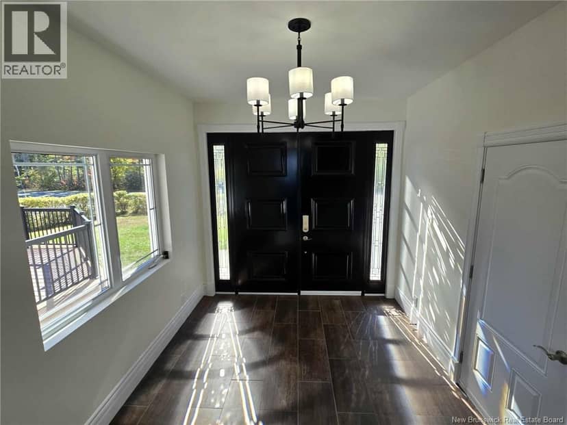 2156 Queen Elizabeth Drive — photo 17 of 40