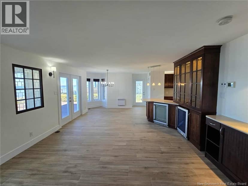 2156 Queen Elizabeth Drive — photo 19 of 40