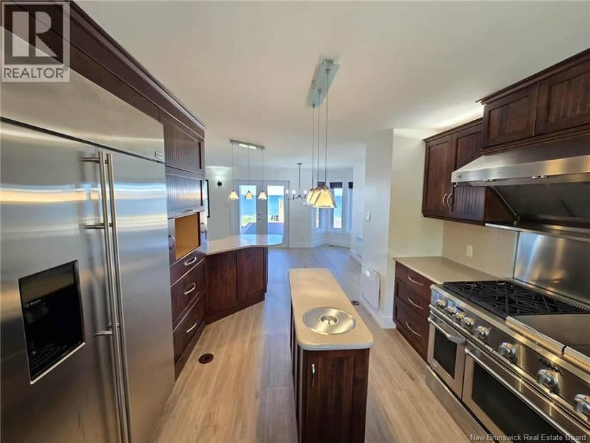 2156 Queen Elizabeth Drive — photo 26 of 40