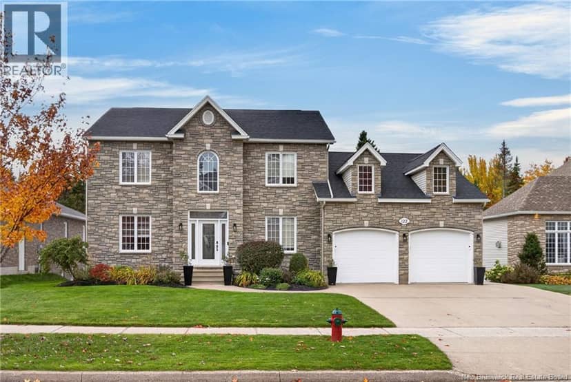 122 Summerhill Row, Fredericton