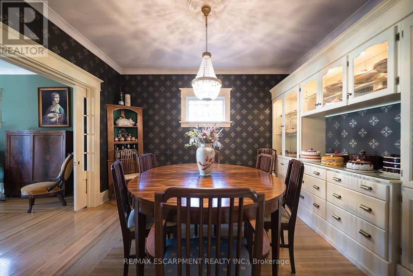 75 Walnut Street — photo 13 of 40
