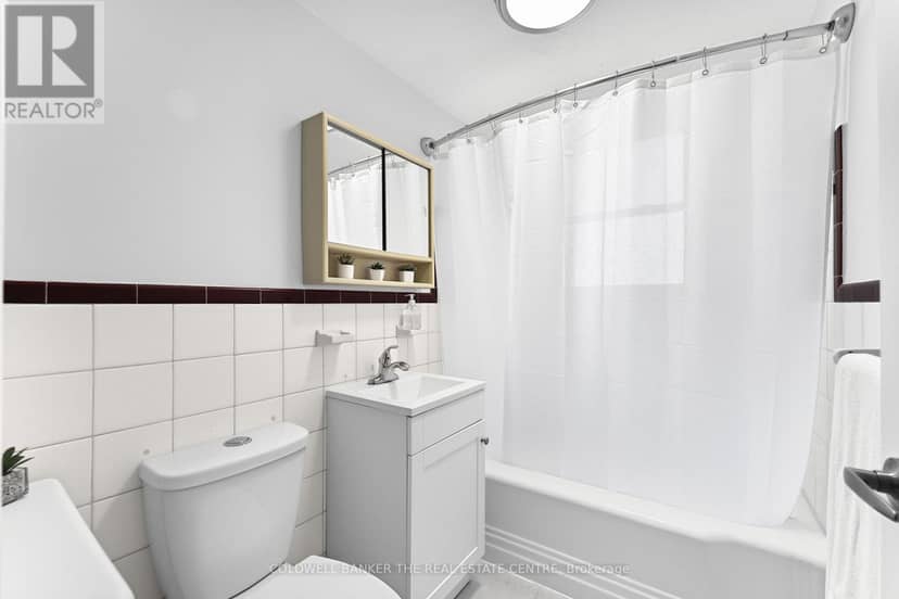 9 - 4 Robinson Street — photo 15 of 27