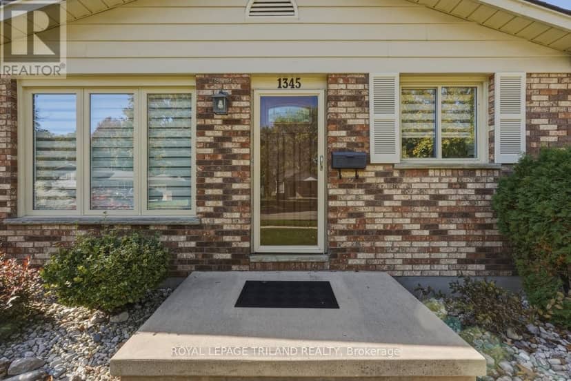 1345 Aldersbrook Road, London North, photo 3