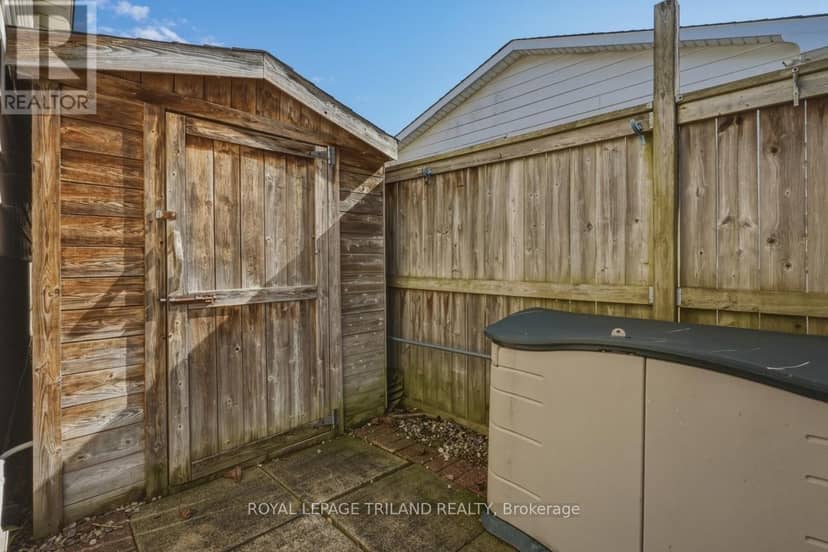 1345 Aldersbrook Road — photo 33 of 40
