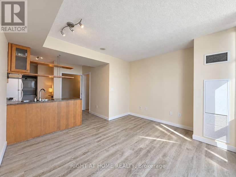 2905 - 35 Mariner Terrace — photo 7 of 29