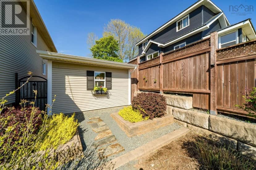 8 Eaton Avenue — photo 39 of 40